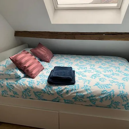 Chic In With Private Parking Apartment